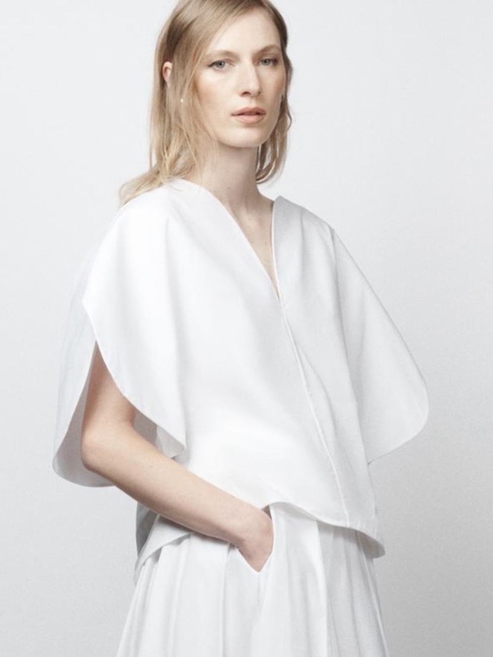 NWT Zara/ Sz Small Minimalist White V-Neck Flow Sleeve Top